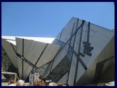 Toronto Bus Tour 179 - Royal Ontario Museum